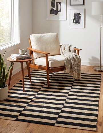 4' x 5' 10 Hand Woven Kilim Modern Wool Rug