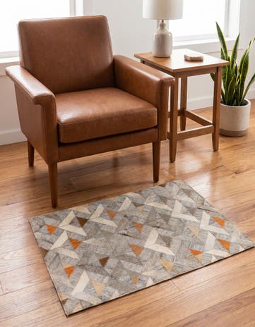 2' 2 x 3' 3 Cowhide Rug