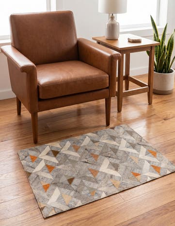 2' 2 x 3' 3 Cowhide Rug