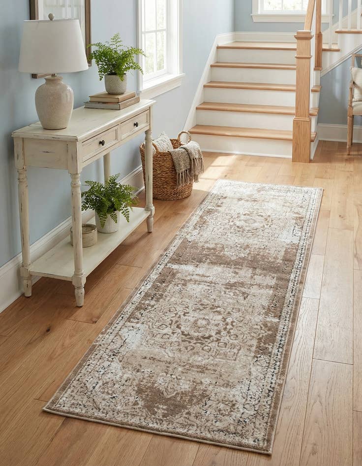 Detail image of 2' x 6' 9 Eliza Runner Rug