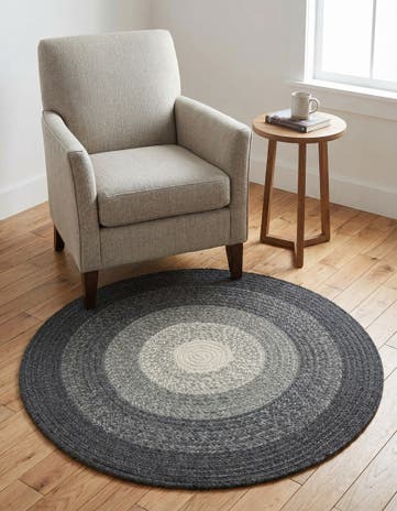 3' 1 x 3' 1 Handmade Hand Braided Wool Round Rug