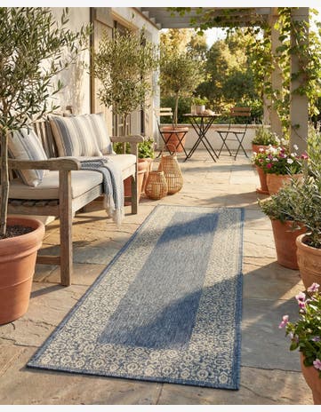 2' 7 x 10' Easy-Clean Border Indoor / Outdoor Runner Rug