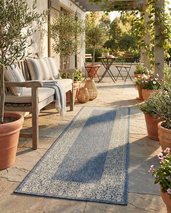 2' 7 x 10' Easy-Clean Border Indoor / Outdoor Runner Rug