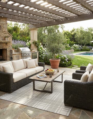 9' x 12' Easy-Clean Checkered Indoor / Outdoor Rug