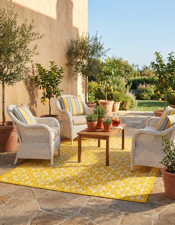 6' x 9' Easy-Clean Lattice Indoor / Outdoor Rug