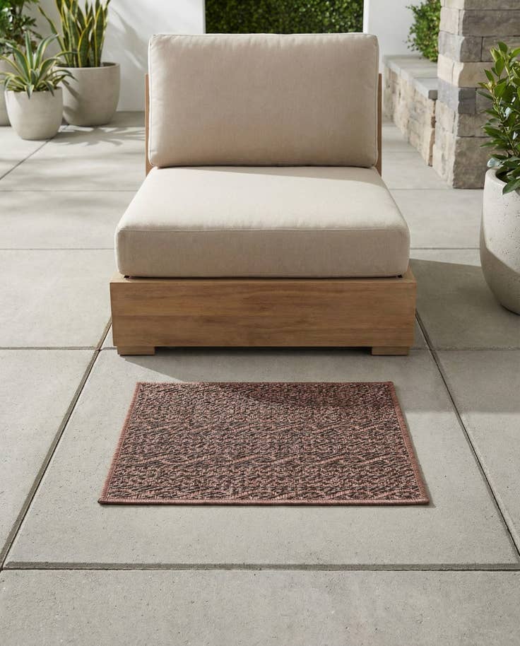 Detail image of 2' 2 x 3' Easy-Clean Modern Indoor / Outdoor Rug