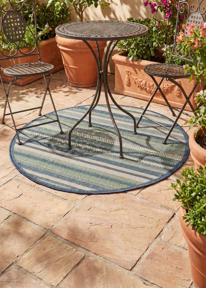 3' 3 x 3' 3 Easy-Clean Baja Indoor / Outdoor Round Rug