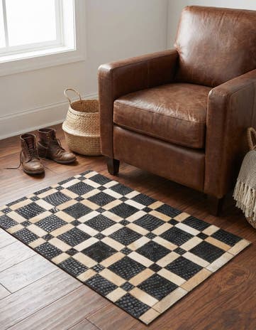 2' 1 x 3' Cowhide Rug