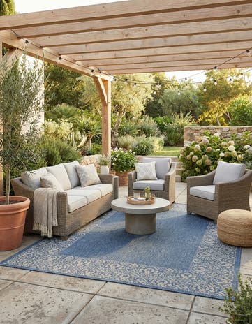 7' 10 x 10' Easy-Clean Border Indoor / Outdoor Rug