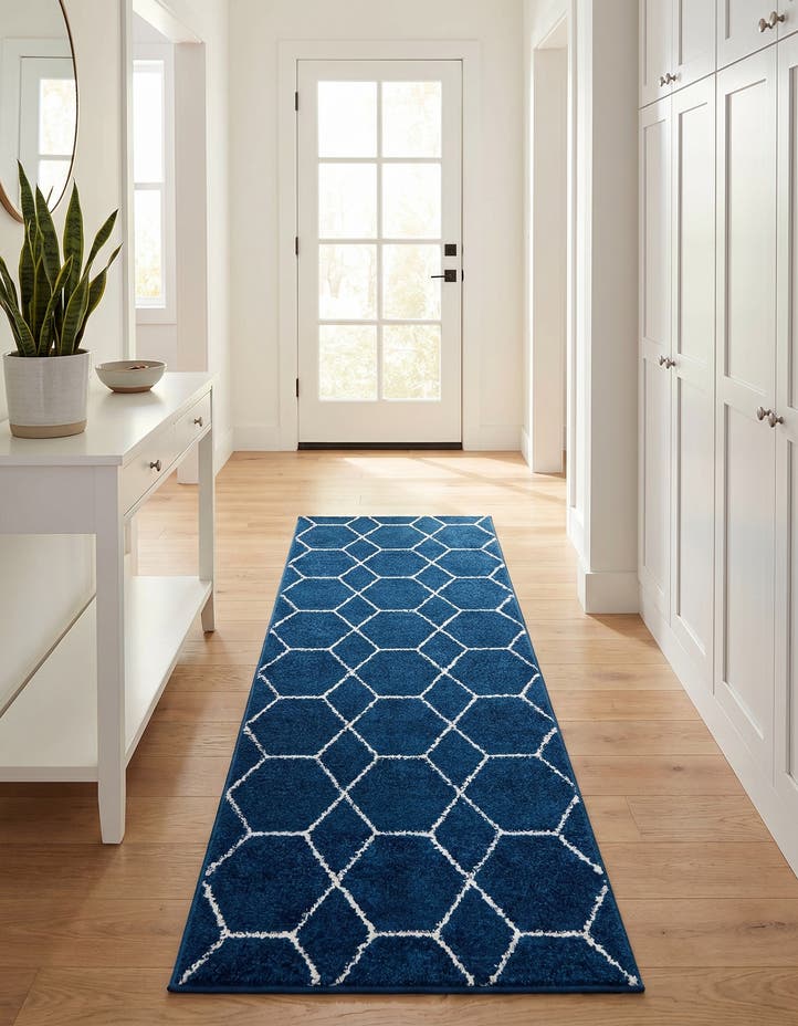 2' x 6' Lattice Frieze Runner Rug