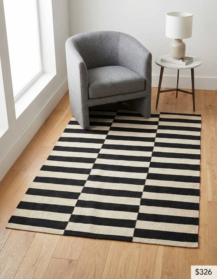 Detail image of 3' 3 x 4' 9 Hand Woven Kilim Modern Wool Rug