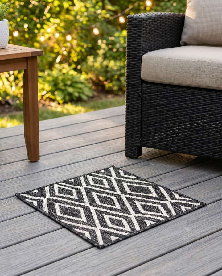 1' 4 x 1' 4 Easy-Clean Jill Zarin Turks and Caicos Indoor / Outdoor Sample Rug