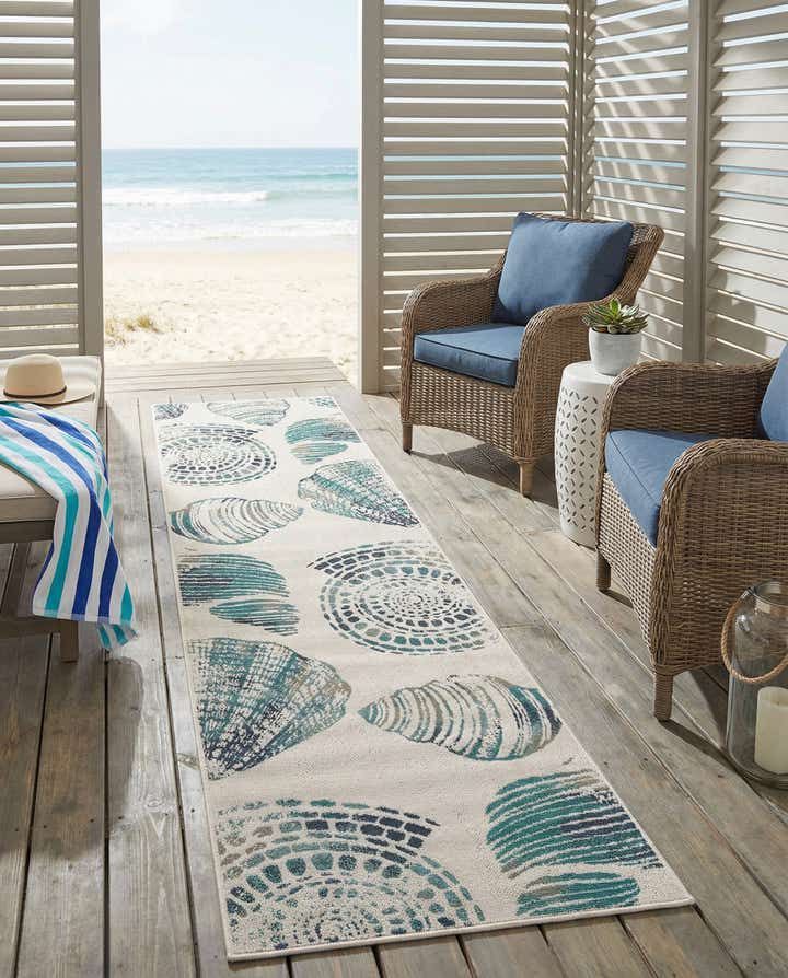 2' 7 x 10' Easy-Clean Coastal Indoor / Outdoor Runner Rug