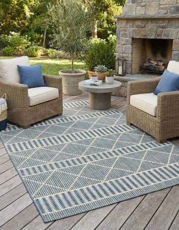 5' 3 x 8' Easy-Clean Lattice Indoor / Outdoor Rug