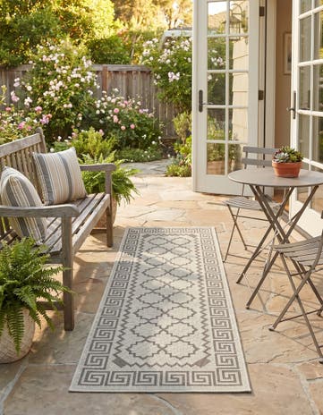 Gray Easy-Clean Lattice Indoor / Outdoor Runner Rug
