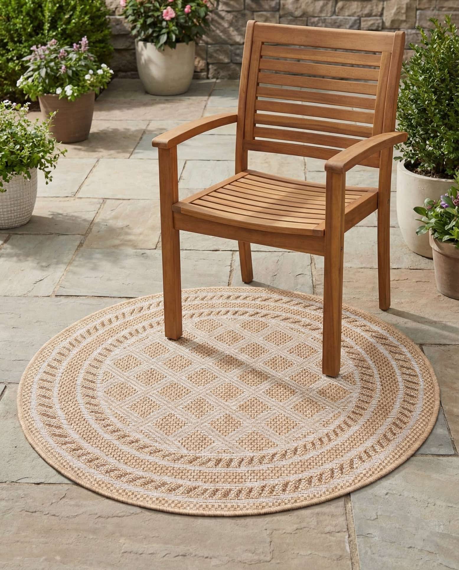 3' 3 x 3' 3 Easy-Clean Trellis Indoor / Outdoor Round Rug