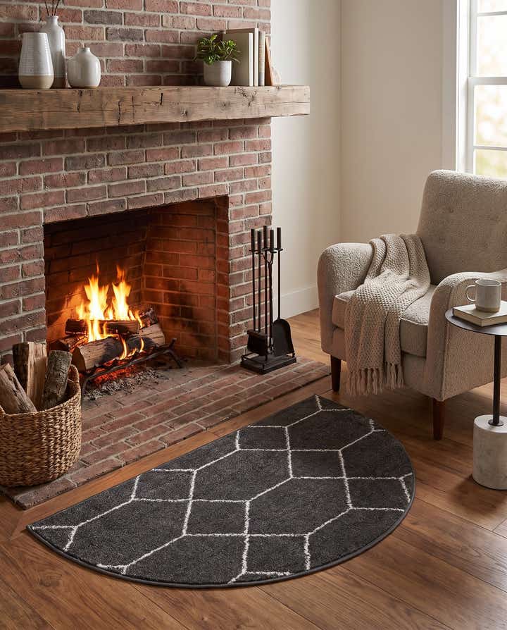 2' 7 x 4' Trellis Frieze Hearth Rug