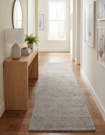 2' 7 x 10' WoolCraft Geometric Runner Rug