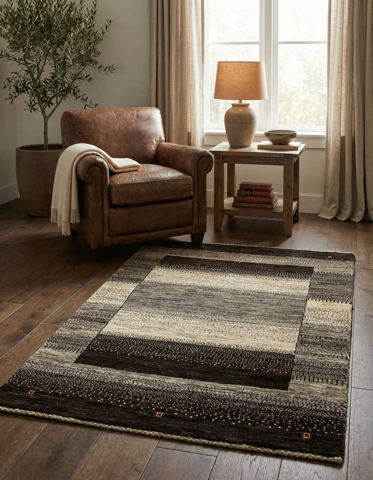 Detail image of 2' 7 x 3' 11 Hand Knotted Kashkuli Rug