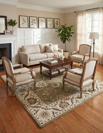 Green Classic Agra Square Rug