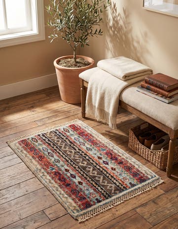 1' 4 x 2' Hand Knotted Ziegler Rug