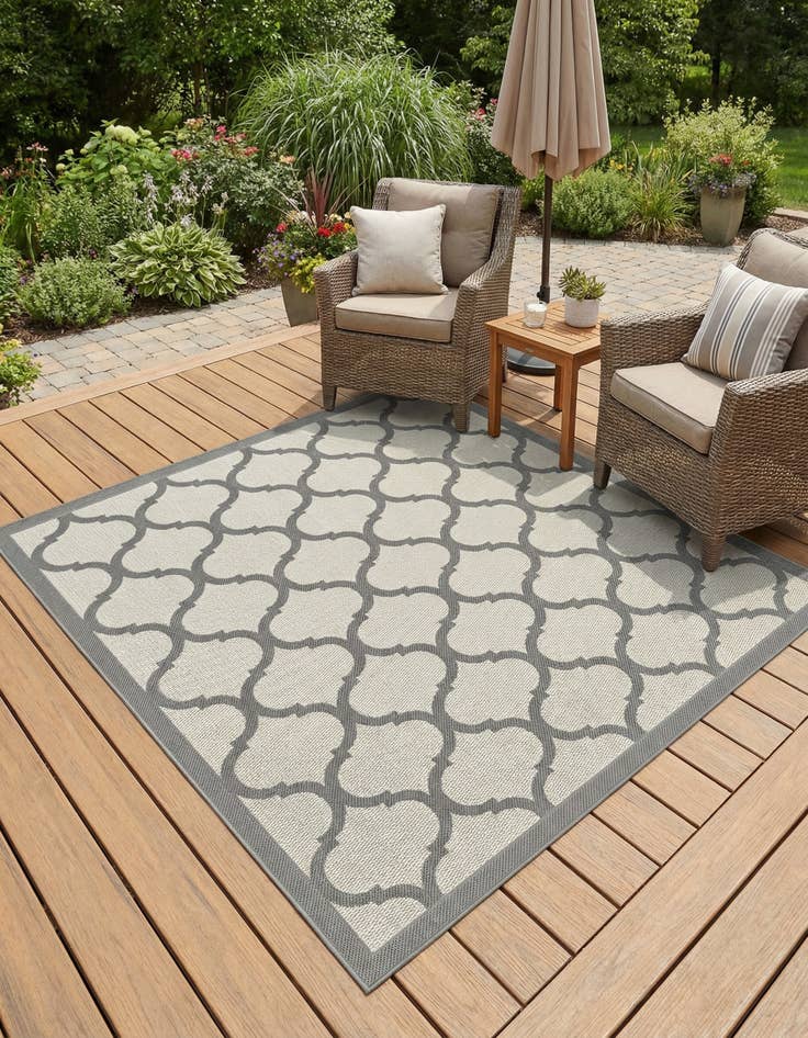 Detail image of 6' x 6' Washable Lattice Indoor / Outdoor Square Rug