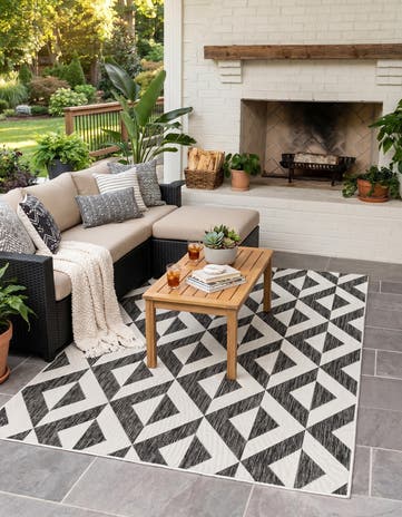 5' 3 x 8' Easy-Clean Jill Zarin Napa Indoor / Outdoor Rug
