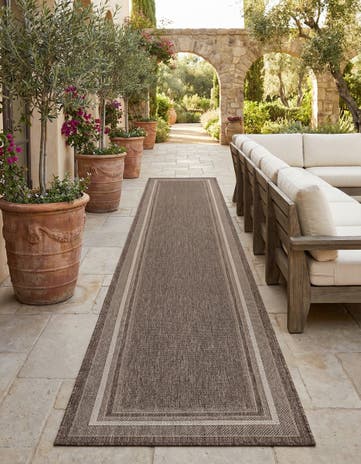 2' 7 x 12' Easy-Clean Border Indoor / Outdoor Runner Rug