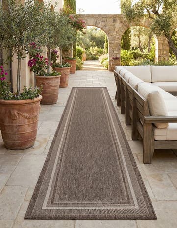 2' 7 x 12' Easy-Clean Border Indoor / Outdoor Runner Rug