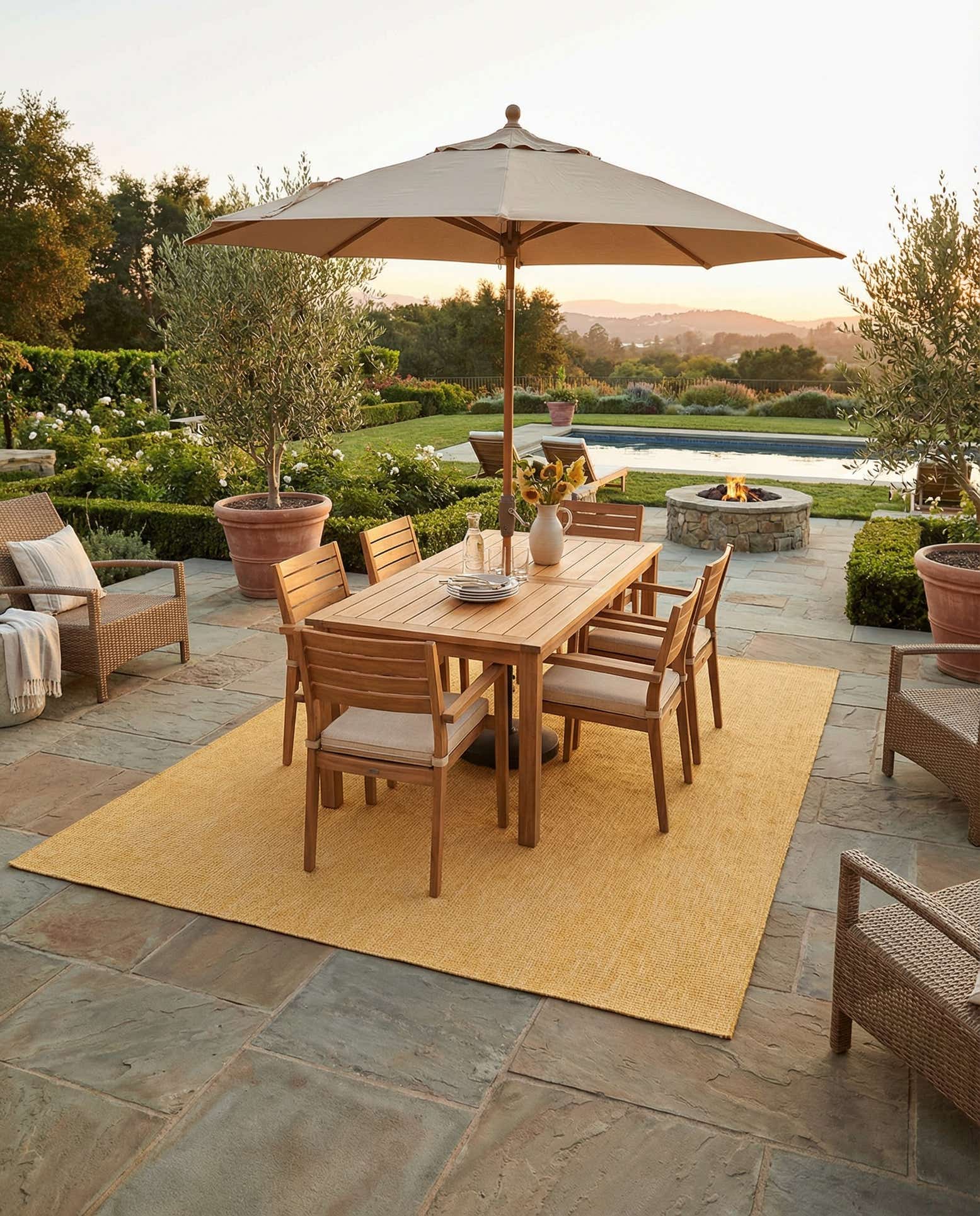 7' 10 x 10' Easy-Clean Solid Indoor / Outdoor Rug