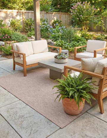 6' 3 x 9' Easy-Clean Solid Indoor / Outdoor Rug
