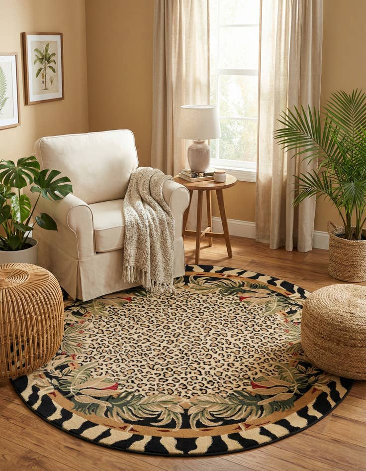 Detail image of 7' x 7' Savannah Round Rug