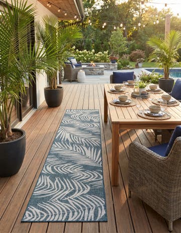 2' 7 x 12' Easy-Clean Botanical Indoor / Outdoor Runner Rug