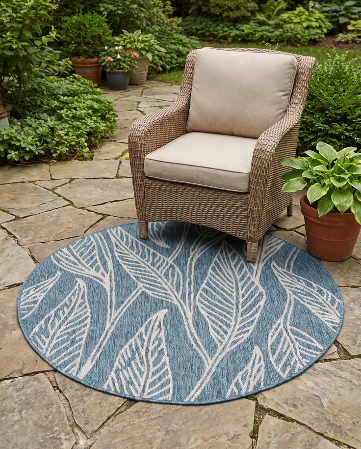Detail image of 4' x 4' Easy-Clean Botanical Indoor / Outdoor Round Rug