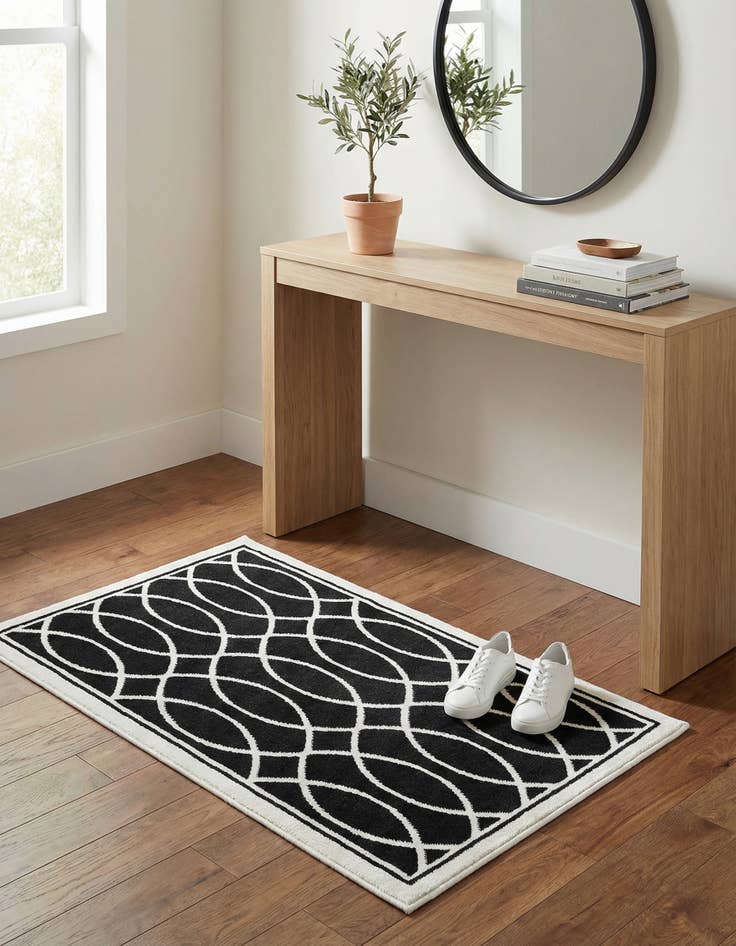 Detail image of 2' 3 x 3' Milano Rug