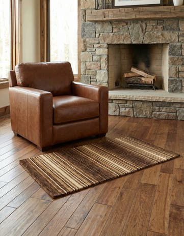 2' 5 x 4' 8 Hand Knotted Gabbeh Wool Rug