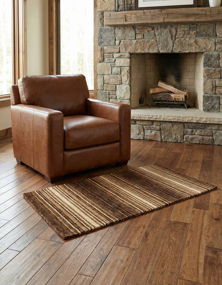 Detail image of 2' 5 x 4' 8 Hand Knotted Gabbeh Wool Rug