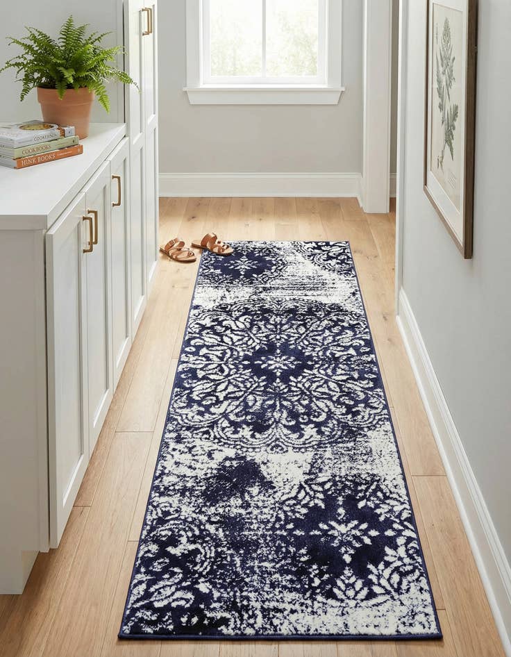 Detail image of 2' x 6' 7 Monte Carlo Runner Rug