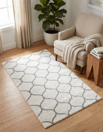 3' x 5' 3 Lattice Frieze Rug