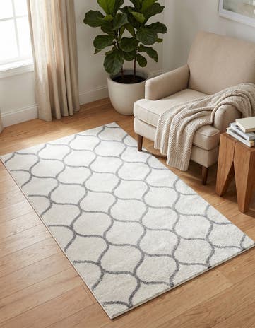 3' x 5' 3 Lattice Frieze Rug