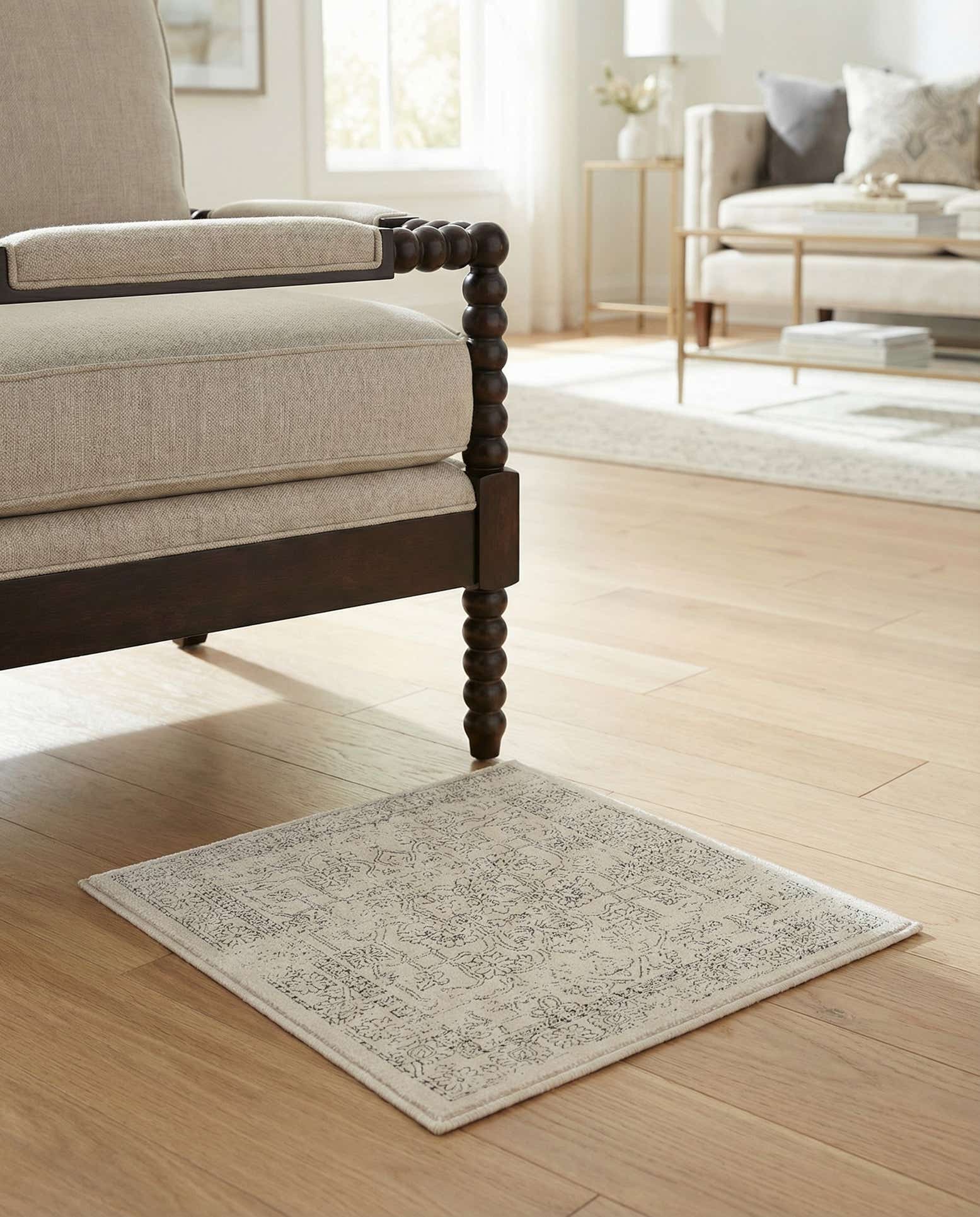 1' 4 x 1' 4 Isabella Sample Rug