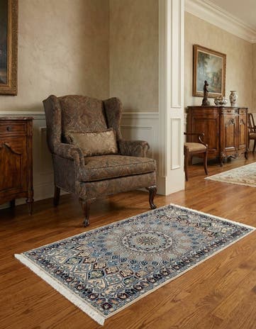 3' 1 x 5' 2 Hand Knotted Nain Persian Rug