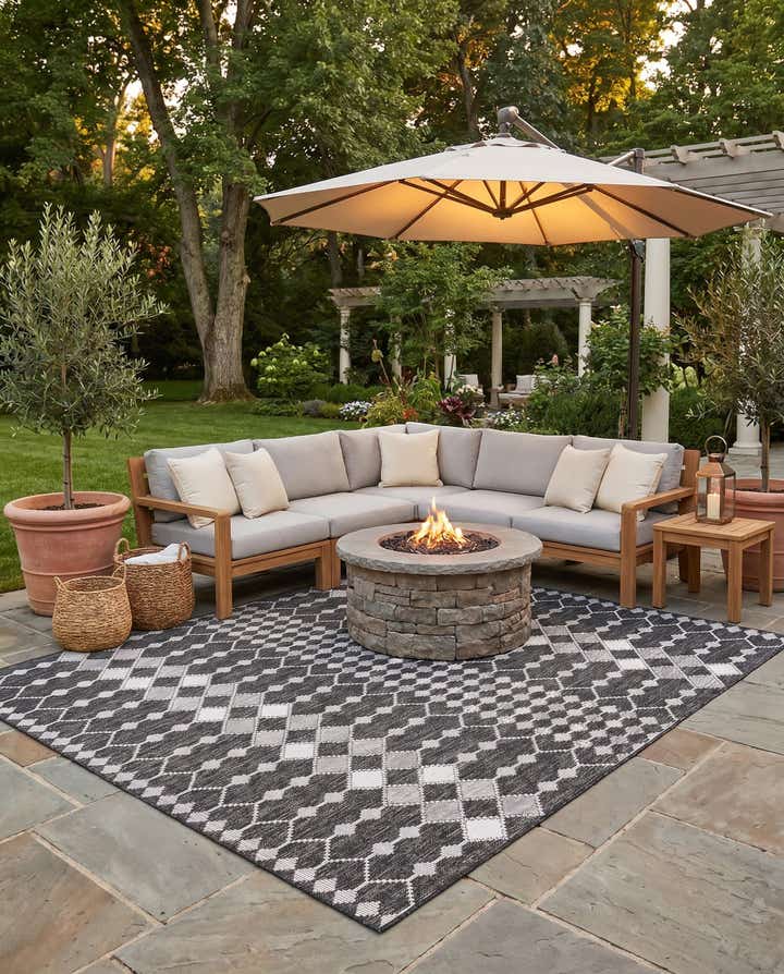 10' x 10' Easy-Clean Trellis Indoor / Outdoor Square Rug