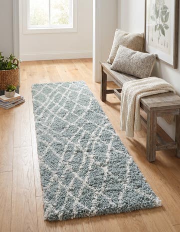 2' x 6' 7 Soft Touch Shag Runner Rug