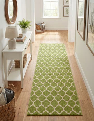 2' 7 x 8' Lattice Runner Rug