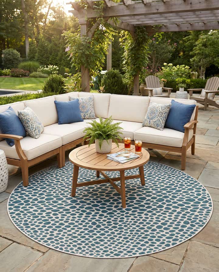 7' x 7' Easy-Clean Jill Zarin Indoor / Outdoor Round Rug