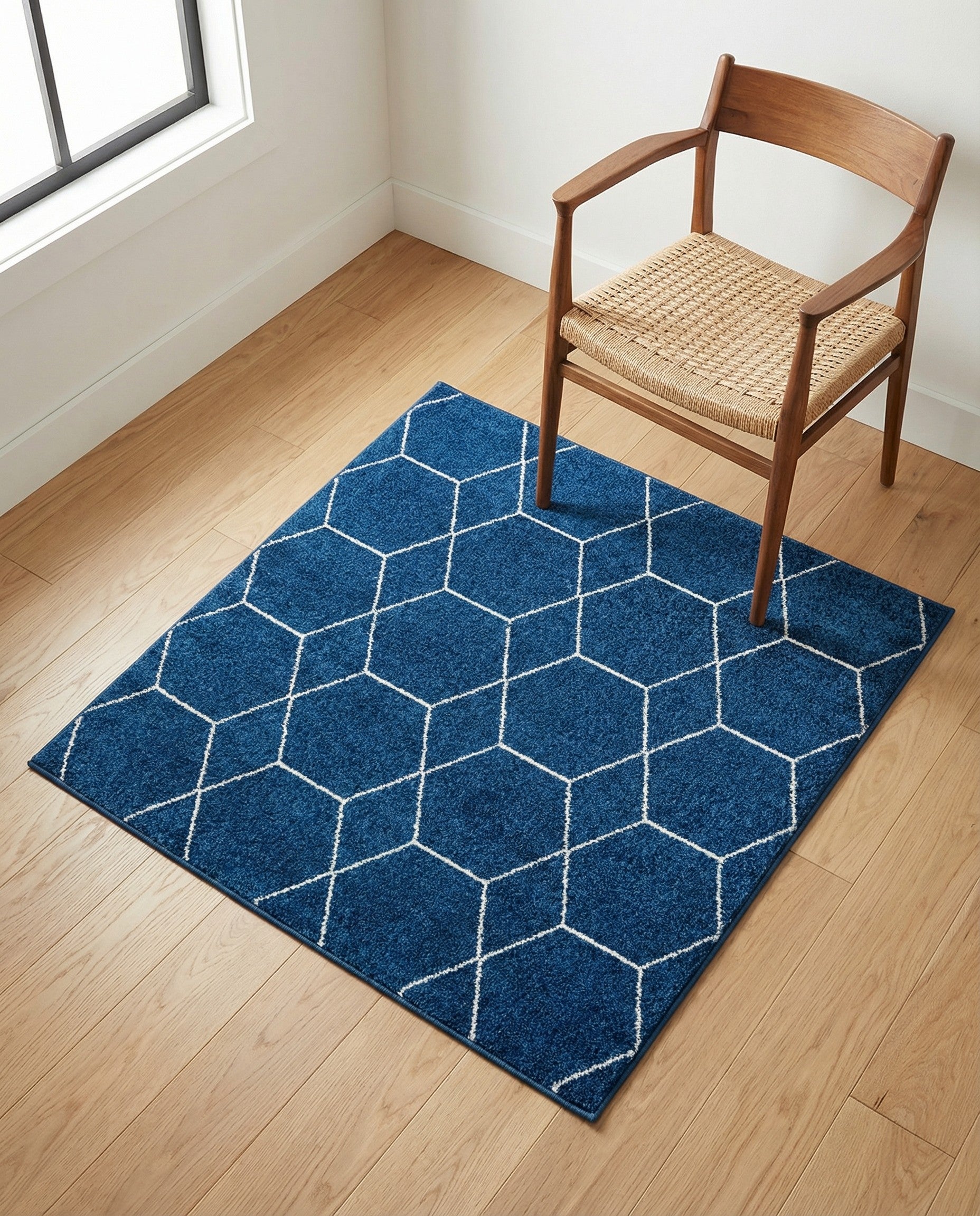 3' x 3' Trellis Frieze Square Rug