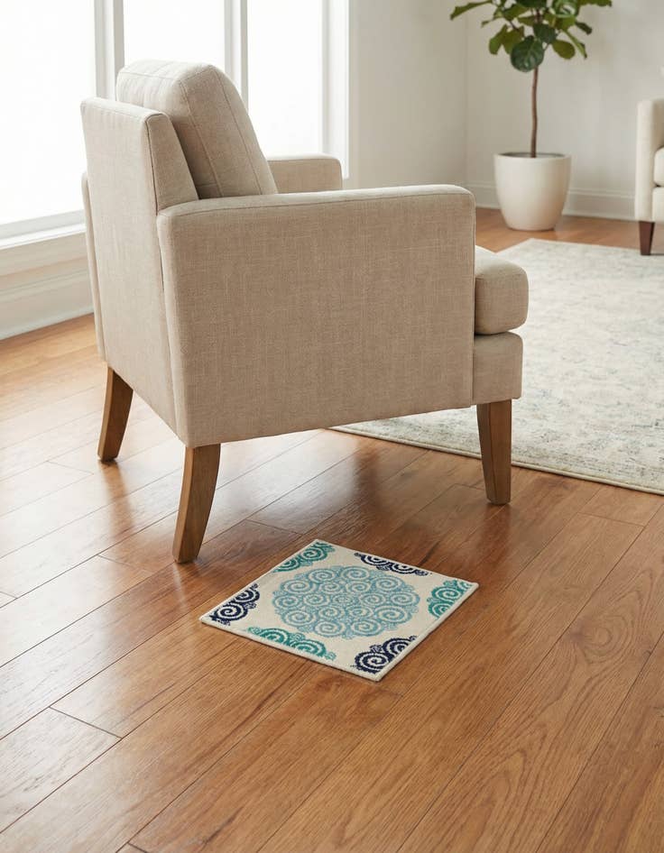 Detail image of Jane Seymour 1' 8 x 1' 8 Open Hearts Sample Rug