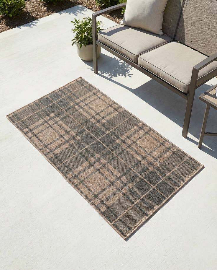 Detail image of 3' x 5' 3 Easy-Clean Checkered Indoor / Outdoor Rug