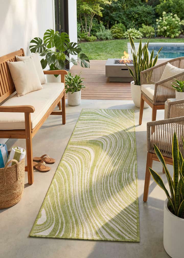 2' x 6' Easy-Clean Modern Indoor / Outdoor Runner Rug
